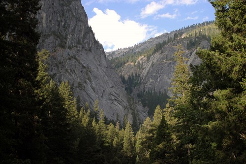 Yosemite canyon view
